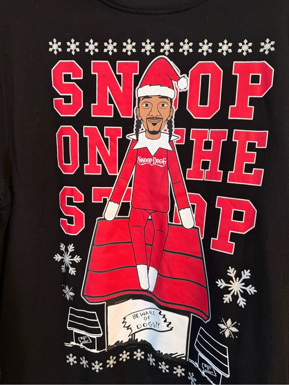 Snoop Dogg Black Holiday Graphic Sweatshirt - Red & White Design